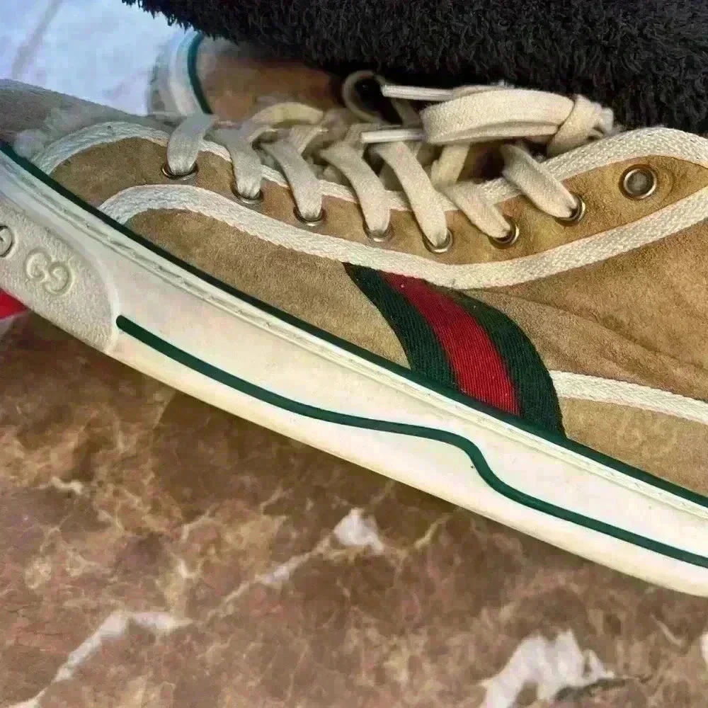 GUCCI Tennis 1977 High Top Sneaker Beige Suede/Shearling AUTHENTIC Size 10 US